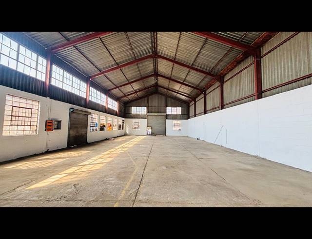 350M² WAREHOUSE TO LET IN ROODEPOORT CENTRAL